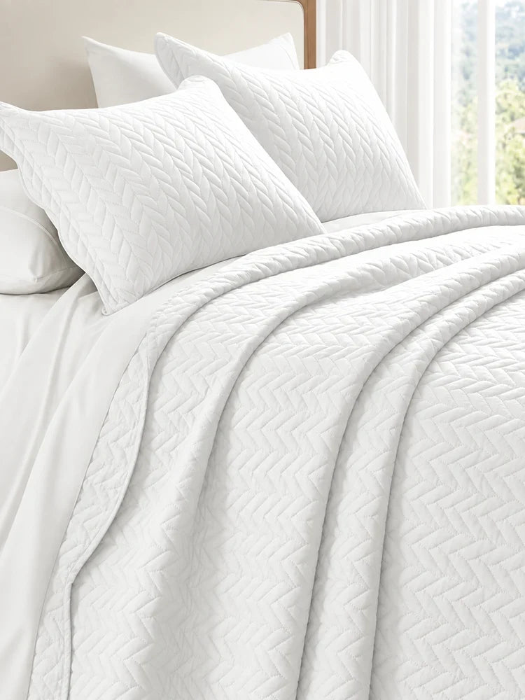 Lightweight Quilted Coverlet Bedspread Set