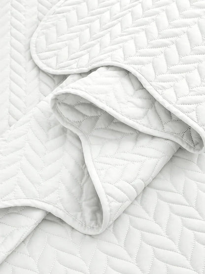 Lightweight Quilted Coverlet Bedspread Set