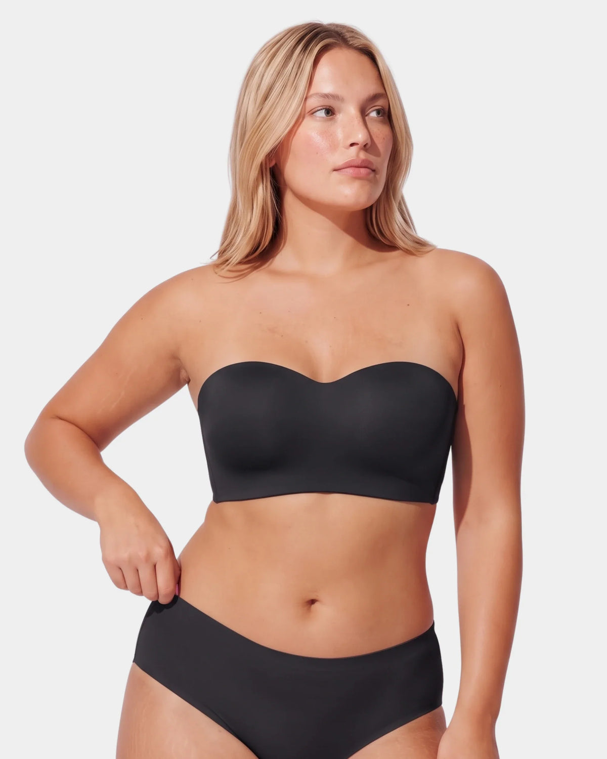 Molded Underwire Strapless Bandeau Bra