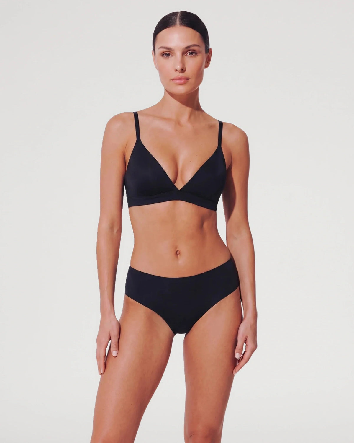 Everyday Wireless Plunge Bralette - Padded